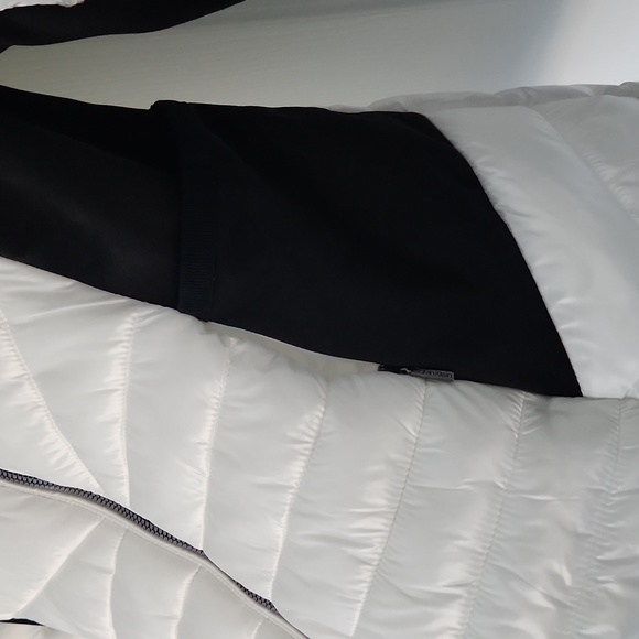 Calvin Klein Performance, Hooded Packable Puffer Coat, Reflective White, Size XS - Picture 5 of 10